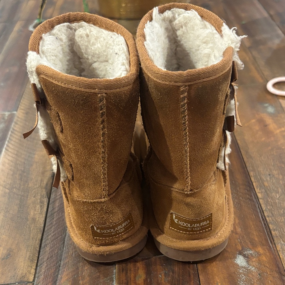 Koolaburra Tan Suede Boots with Plush Lining Kids size 2